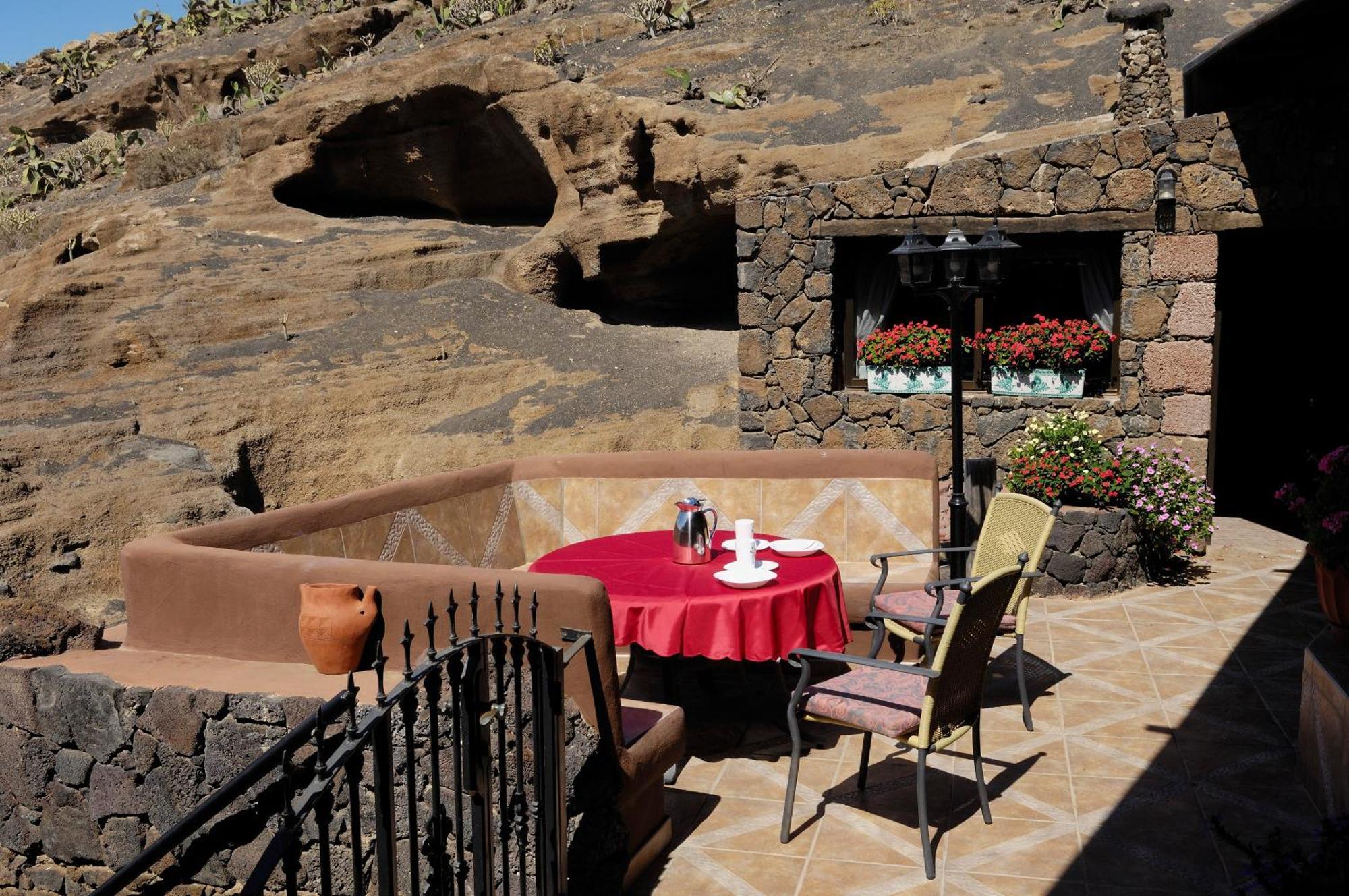 Castillo Lanzarote Villa Sophie - Luxury Villa -Sleep In A Volcanic Cave With Heated Pool Tias Exterior photo